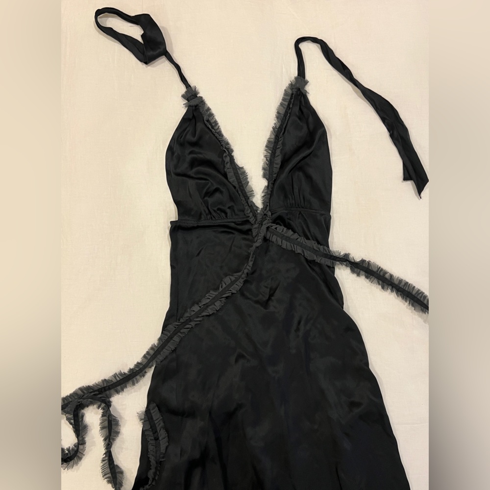 VINTAGE NO LABEL - black silk with gray chiffon wrap detail.